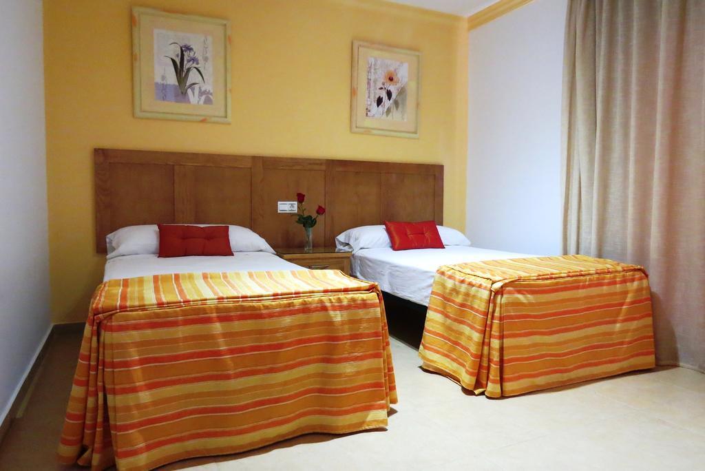 Apartamentos Turisticos Las Yucas Torre Del Mar Eksteriør billede