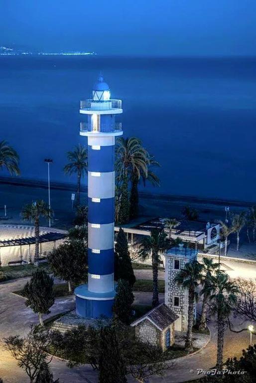 Apartamentos Turisticos Las Yucas Torre Del Mar Eksteriør billede
