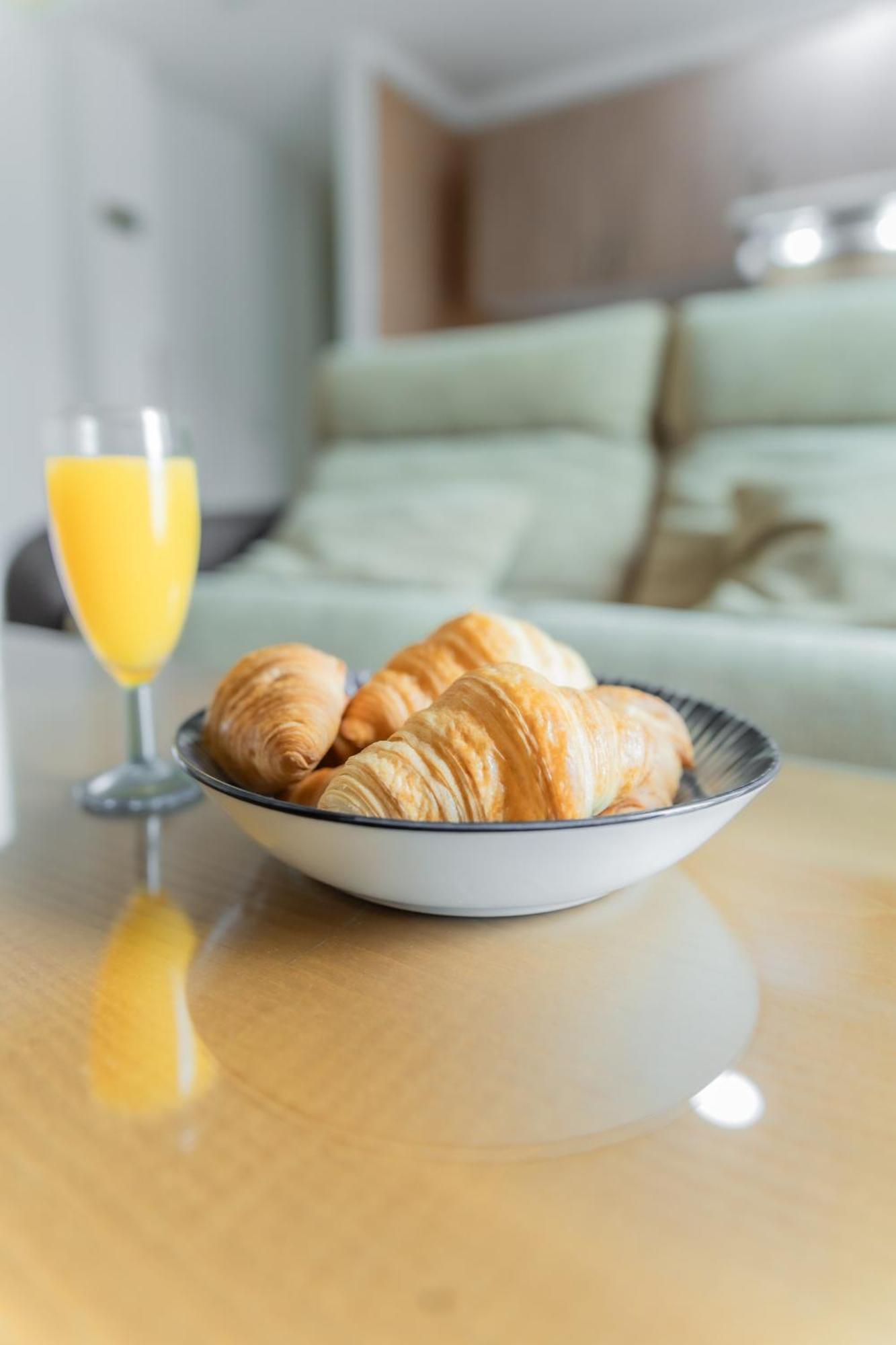 Apartamentos Turisticos Las Yucas Torre Del Mar Eksteriør billede