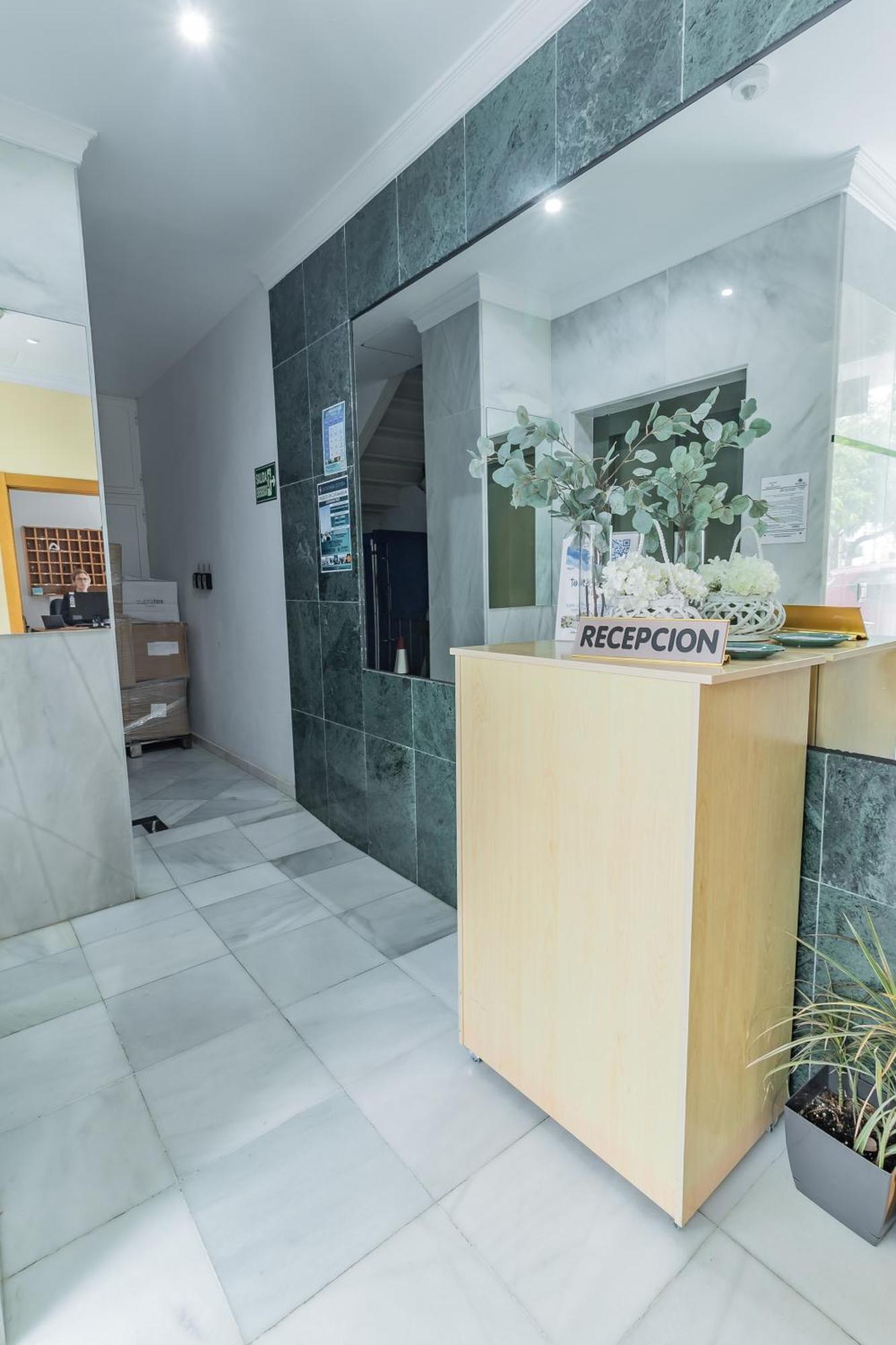 Apartamentos Turisticos Las Yucas Torre Del Mar Eksteriør billede